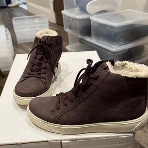 Ecco Women's Ankle Boots in Brown with Cream Lining